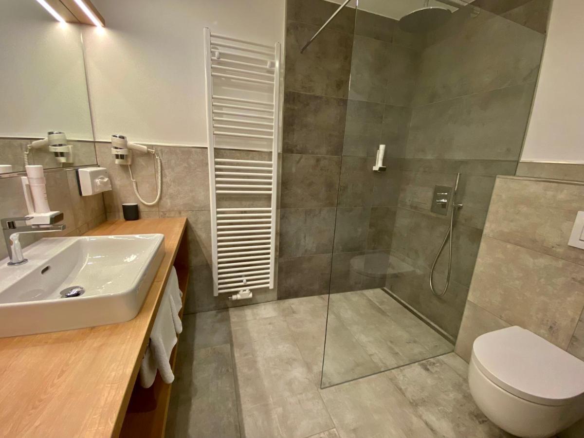 Der Burgblick-Adults Only Hotel Werfen Buitenkant foto