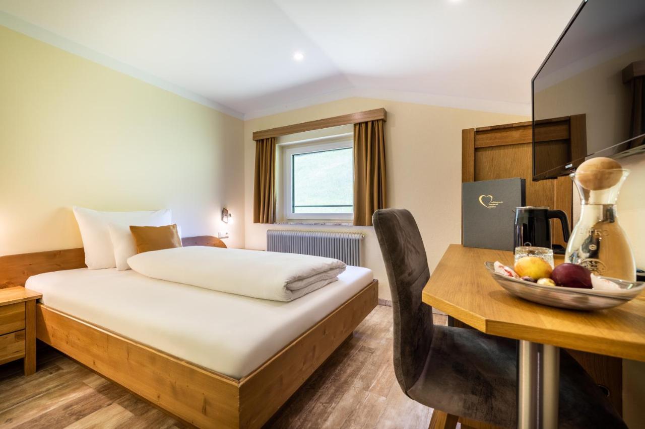 Der Burgblick-Adults Only Hotel Werfen Buitenkant foto
