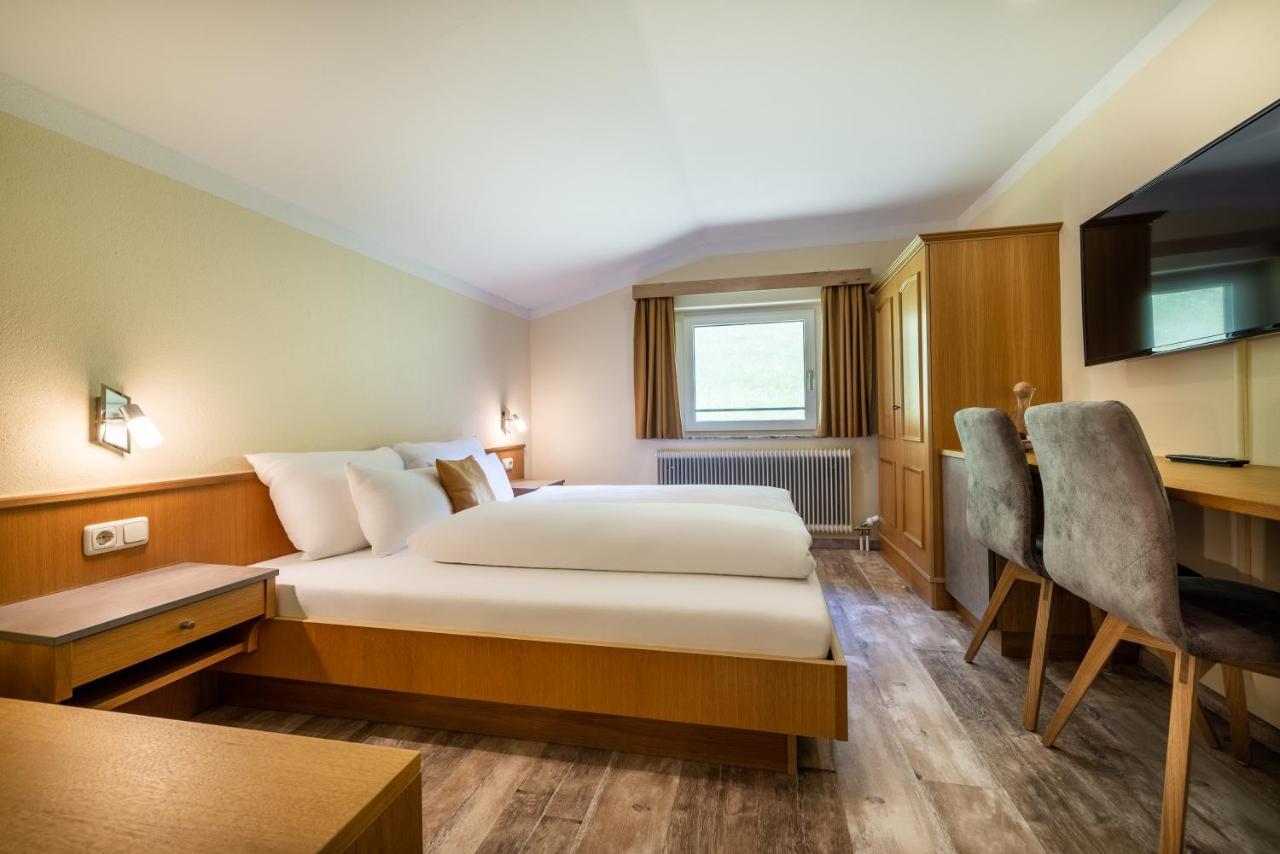 Der Burgblick-Adults Only Hotel Werfen Buitenkant foto