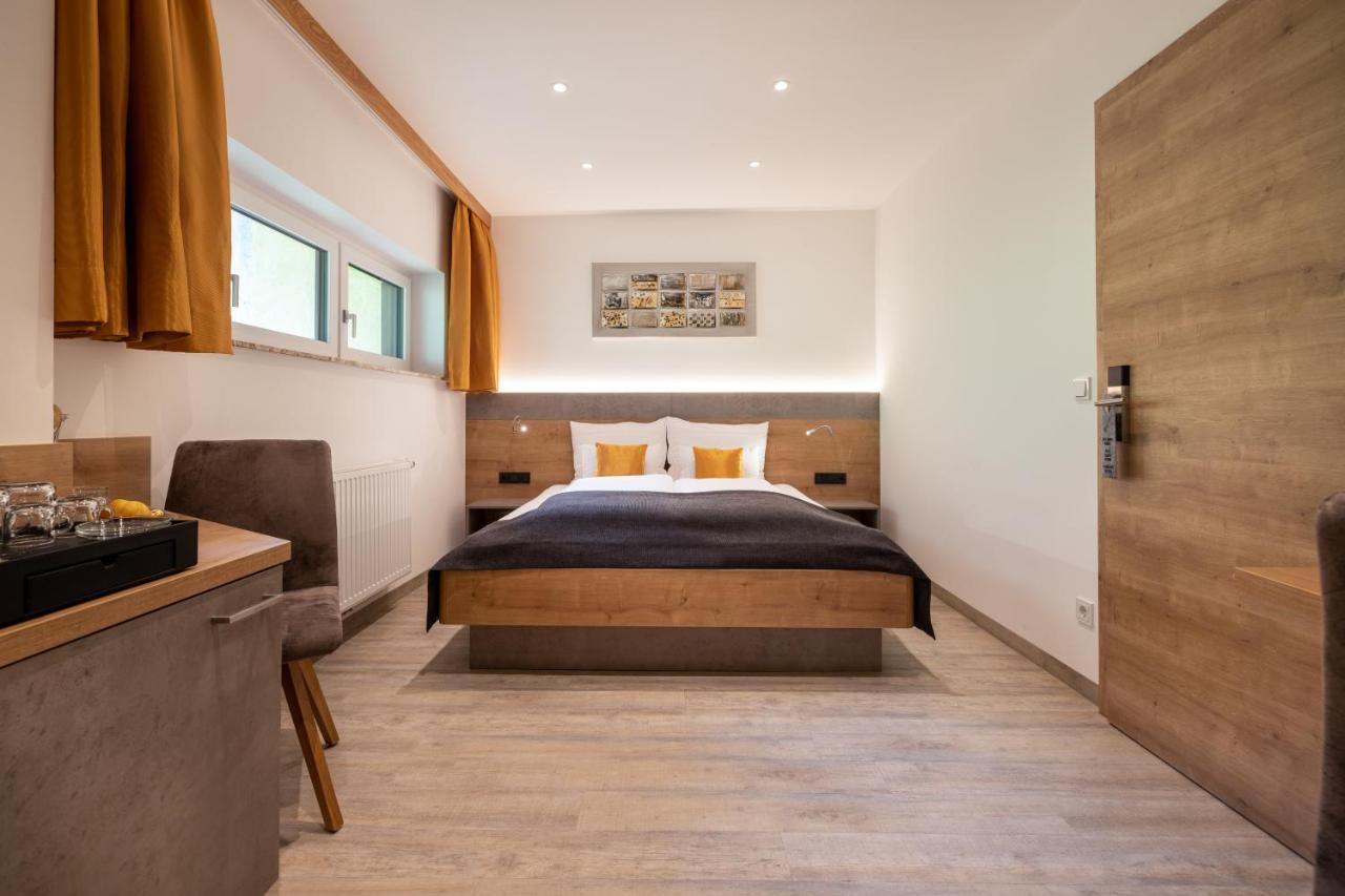 Der Burgblick-Adults Only Hotel Werfen Buitenkant foto