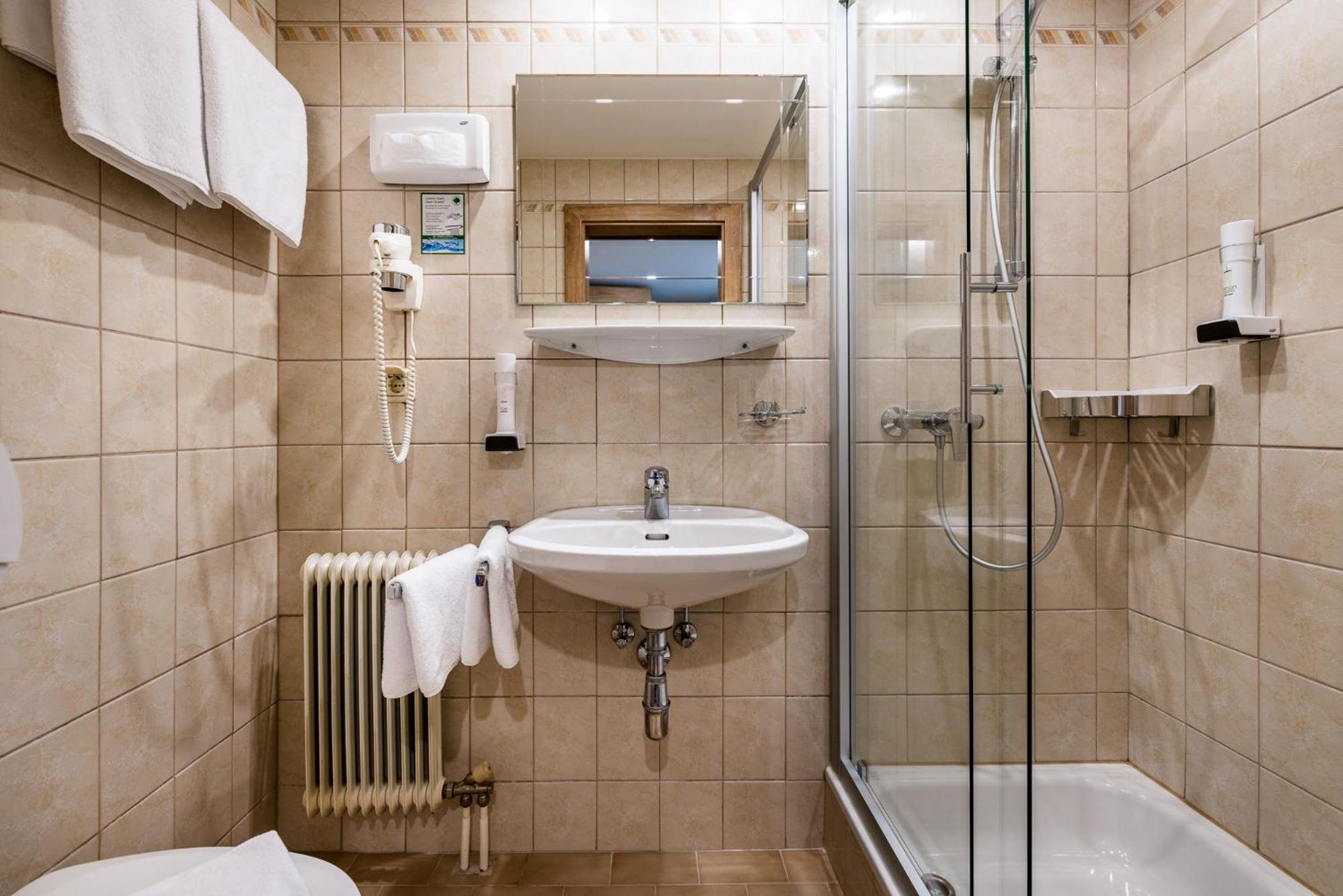 Der Burgblick-Adults Only Hotel Werfen Buitenkant foto